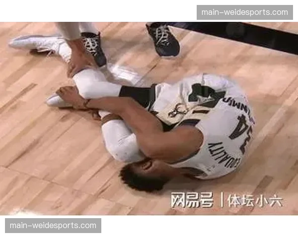 雄鹿关键时刻防守篮板保护 罗林斯内线卡位限制太阳二次进攻 雄鹿关键时刻防守篮板保护 罗林斯内线卡位限制太阳二次进攻