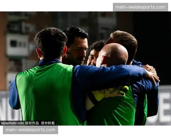 塞维利亚中场硬度提升，加西亚普拉萨强调防守组织层次